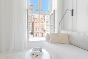 Old Town Pure White by Downtown Apartments